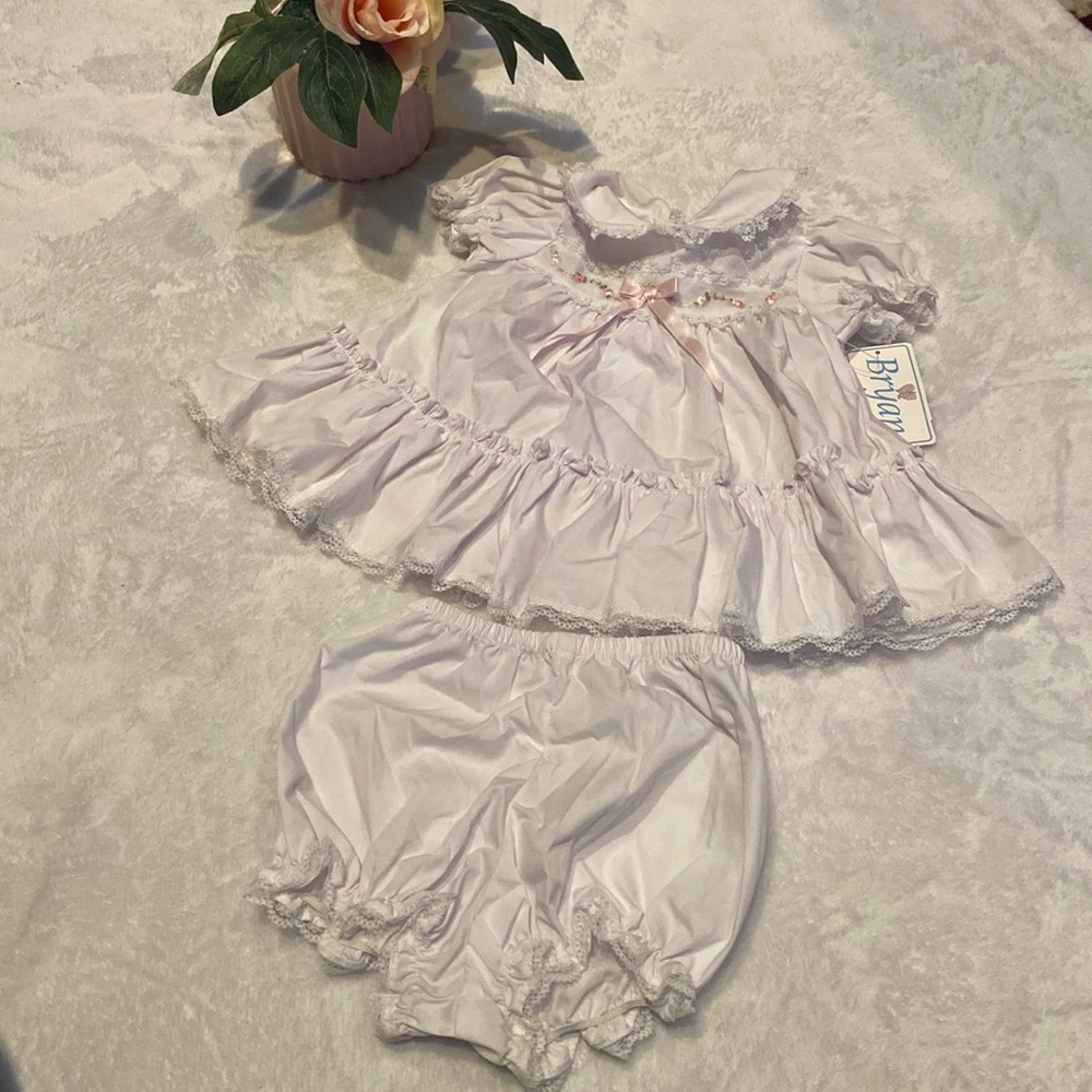 NWT Bryan Girls 0-3M White 2 Piece Set